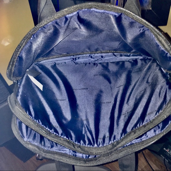 Kenneth Cole Reaction Bag - Picture 3 of 6